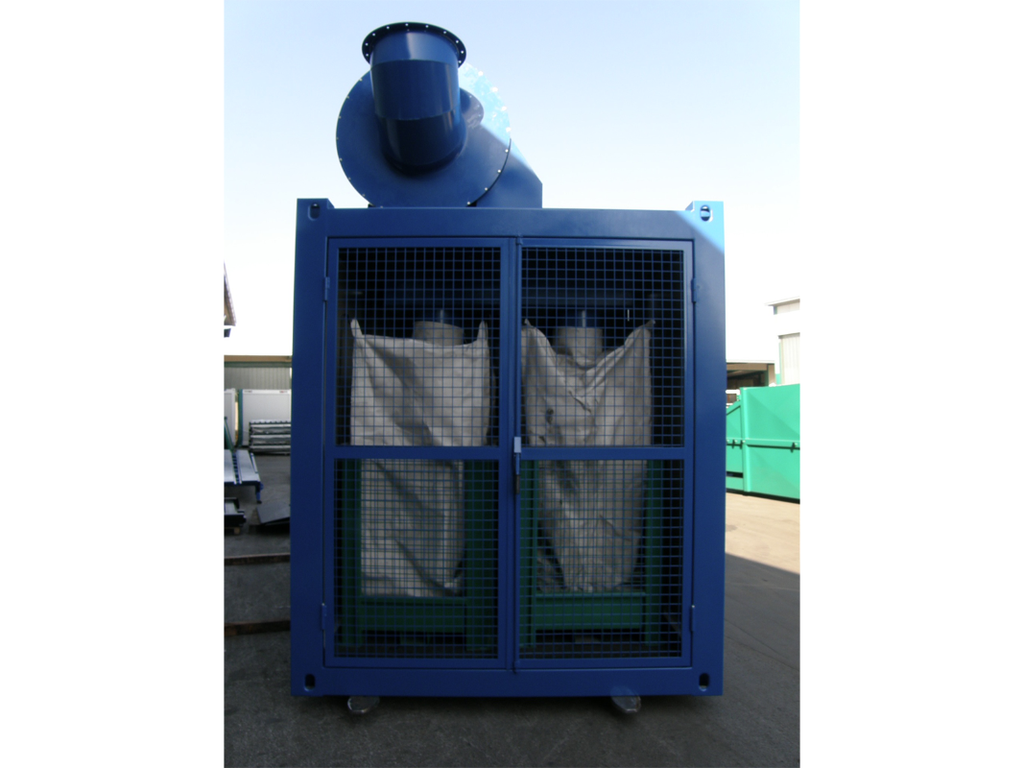 Filter station