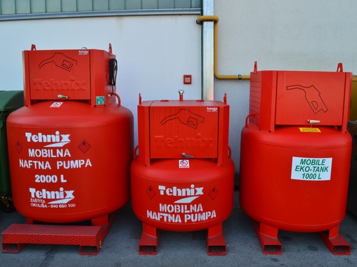 Vertikalna mobilna naftna pumpa